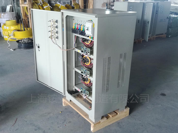 三相高精度全自動交流穩壓器TNS-15KVA