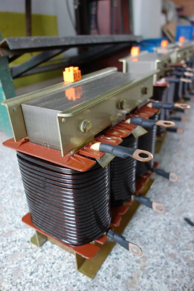 CKSG-9/0.4-6%-12%-13%低壓串聯電容電抗器